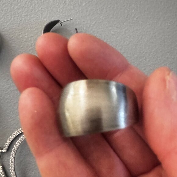 Lot of Silver Hoop earings great condition - Picture 9 of 9